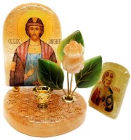 Икона большая с подсвечником из селенита,с цветами 110*100*65 мм "Святой Михаил"