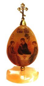 Икона из селенита яйцо на подставке с крестом &quot;Святая Троица&quot; 